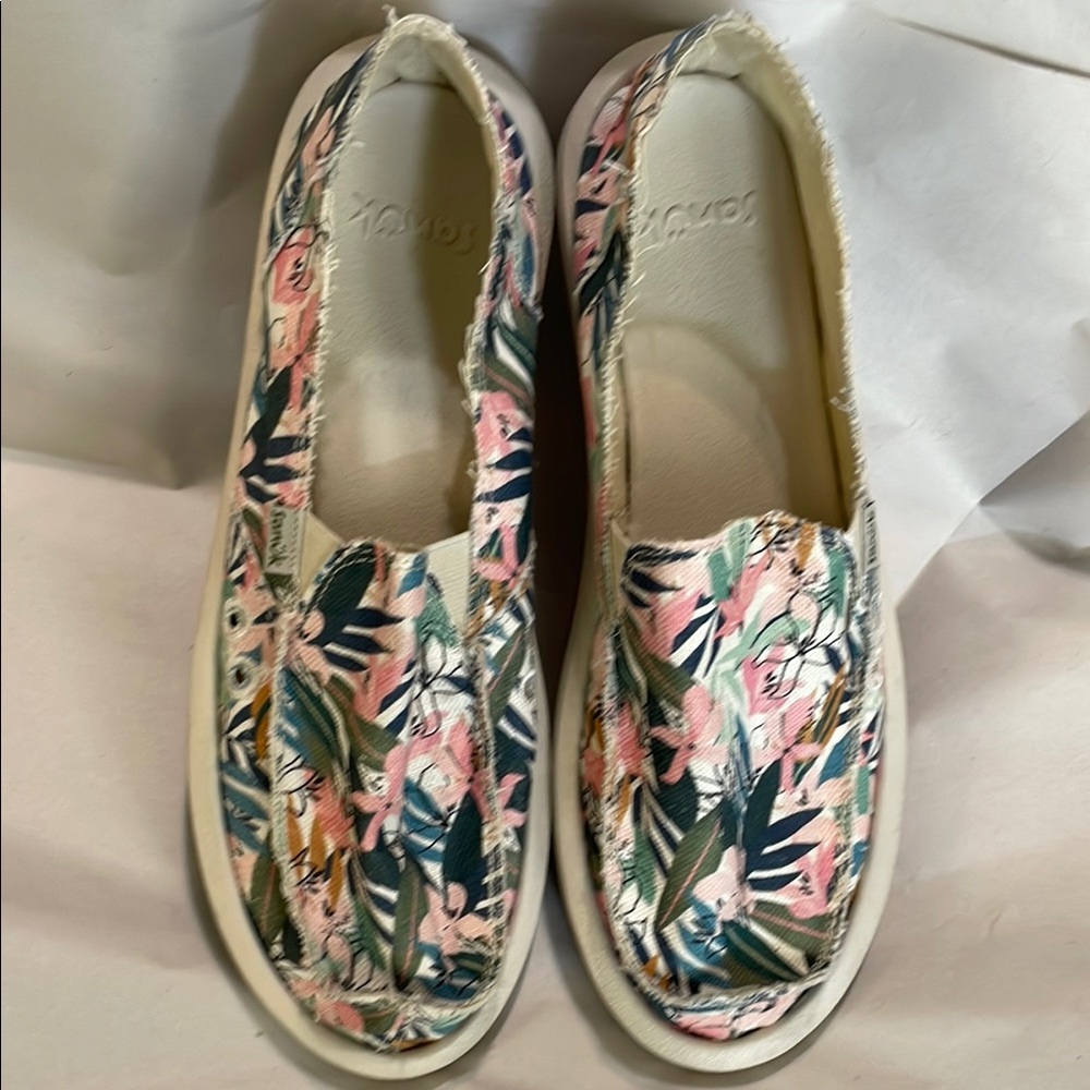Sanuk Donna Tropical Floral Women's Slip-On Shoes